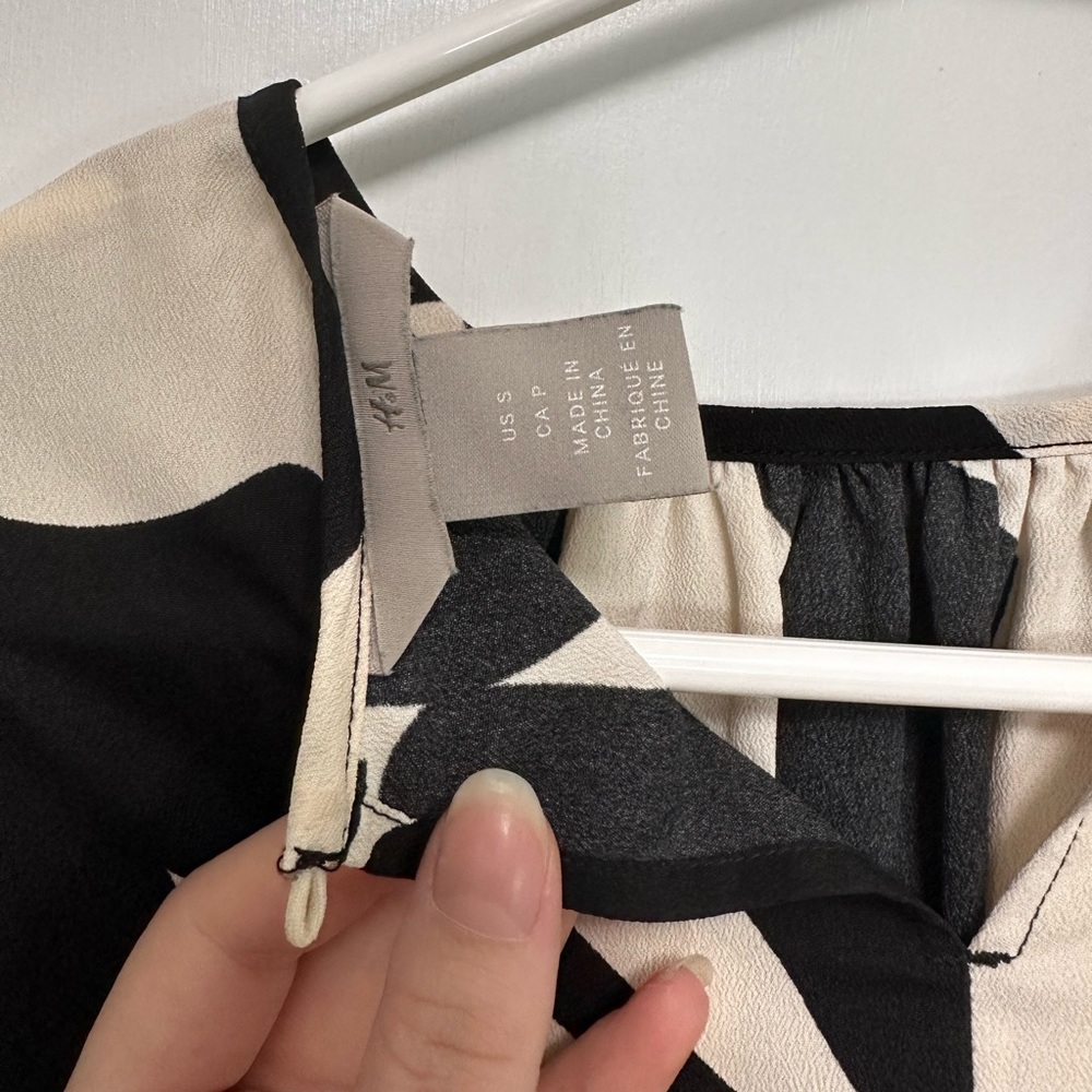 Business Blouse - Picture 7 of 7